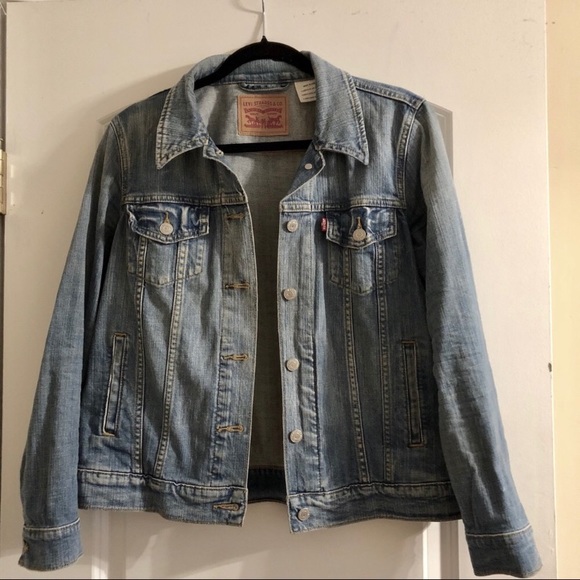 Levi's Jackets & Blazers - Levi’s Denim Trucker Jacket